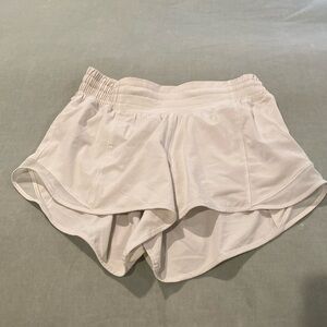 Lululemon Hotty Hot shorts 2.5” - Size 4